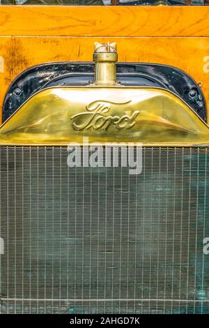 La Ford Modèle T (connu familièrement sous le nom de la Tin Lizzie, Leaping Lena, ou flivver jitney) est une automobile produite par la Ford Motor Company. Banque D'Images