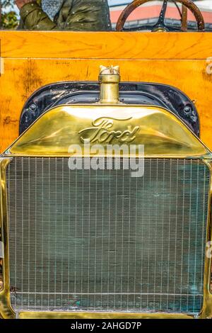 La Ford Modèle T (connu familièrement sous le nom de la Tin Lizzie, Leaping Lena, ou flivver jitney) est une automobile produite par la Ford Motor Company. Banque D'Images