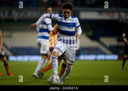 Luke Amos de Queens Park Rangers en action au cours de l'EFL Skybet match de championnat, Queens Park Rangers v Hull City à la Fondation Prince Kiyan, stade Loftus Road à Londres le dimanche 29 décembre 2019. Cette image ne peut être utilisé qu'à des fins rédactionnelles. Usage éditorial uniquement, licence requise pour un usage commercial. Aucune utilisation de pari, de jeux ou d'un seul club/ligue/dvd publications. Photos par Tom Smeeth/Andrew Orchard la photographie de sport/Alamy live news Crédit : Andrew Orchard la photographie de sport/Alamy Live News Banque D'Images