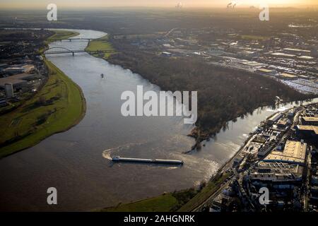 Photographie aérienne, cargos sur l'Erftkanal, Rhin, Düsseldorf, Rhénanie-du-Nord - Westphalie, Allemagne, Vieux Pont, Marteau, voies naviga Banque D'Images