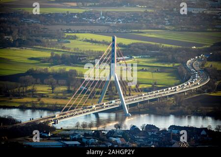 Photographie aérienne, Fleher et pont de l'autoroute A46, du Rhin, Düsseldorf, Rhénanie, Hesse, Allemagne, autoroute, autoroute A46, motorw Banque D'Images