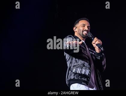 Craig David divertit un sold out les 2019 Hits Live event à Birmingham. Banque D'Images