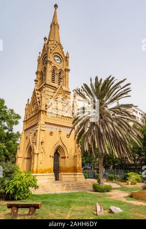 Karachi Merewether Clock Tower vue à couper le souffle pittoresque à Jinnah Road sur un ciel nuageux Jour Banque D'Images