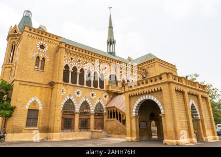 Karachi Frere Hall à partir de l'ère coloniale Britannique Vue pittoresque de l'édifice, sur un jour nuageux Banque D'Images