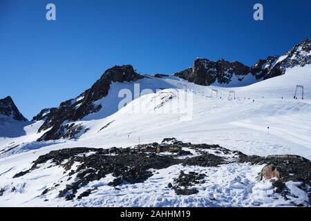 Stubaier gletscher, Autriche - 17 février 2019 - dans le plus grand domaine skiable de glacier d'Autriche sports d'hiver. Endroit parfait pour toutes les activités d'hiver Banque D'Images