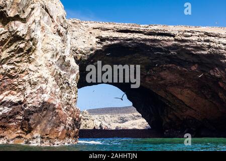 Iles Ballestas Paracas dans le district de la province de Pisco dans la région d'Ica, sur la côte sud du Pérou. Banque D'Images