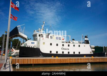 Ferry public de Nagu Harbour ou Nauvo island dans Väståboland à Pargas à Seili Island archipel de Turku dans le sud-ouest de la Finlande. L'archipel ring r Banque D'Images
