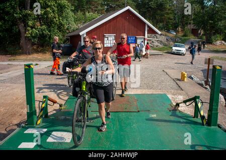 Location à l'intérieur du port de ferry public Nagu ou Nauvo island dans Väståboland à Pargas à Seili Island archipel de Turku dans le sud-ouest de la Finlande. L'arc Banque D'Images