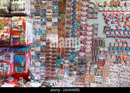 Boutique de souvenirs de Londres, des aimants de réfrigérateur, Camden, London, UK Banque D'Images