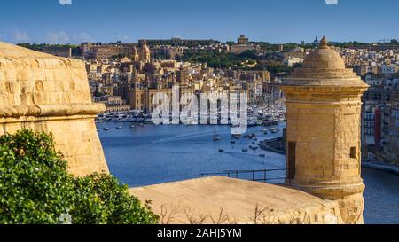 Dans la baie du Grand Port de La Valette, Tricity Birgu et Senglea sur l'île de Malte Banque D'Images