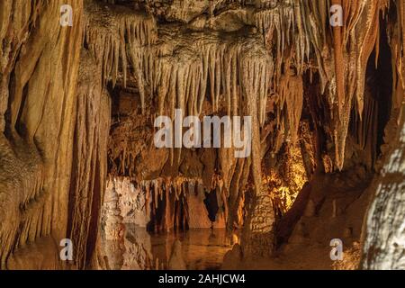 L'intérieur de la grotte Baredine, Jama - Grotte Baredine, Istrie, Croatie. Banque D'Images