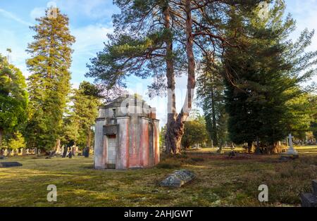 Petit mausolée au cimetière du sud, Brookwood Cemetery, cimetière de Brookwood, celebrites, près de Woking, Surrey, Angleterre du Sud-Est, Royaume-Uni Banque D'Images