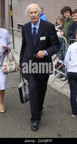 Beatles Manger George Martin et Mike McCartney à Liverpool Credit Ian FairBrother/Alay stock Photos Banque D'Images