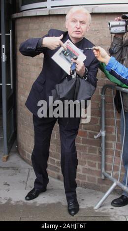 Beatles Manger George Martin et Mike McCartney à Liverpool Credit Ian FairBrother/Alay stock Photos Banque D'Images