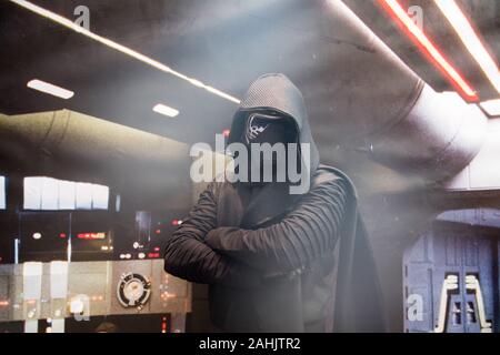Fan de Star Wars habillé comme Kylo Ren lors d'une réunion des fans de Star Wars 2019 Forcecon. Gdynia, Pologne. 21 décembre 2019 © Wojciech Strozyk / Alamy stoc Banque D'Images