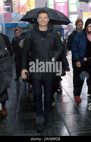 NEW YORK, NY - 30 Décembre : Ryan Seacrest à Good Morning America la promotion de New Year's Rockin' Eve avec Ryan Seacrest dans Times Square New York City. Le 30 décembre 2019. Credit : RW/MediaPunch Banque D'Images