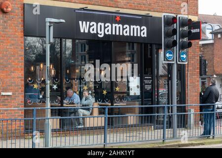 Restaurant Wagamama avant, spécialisé dans la cuisine asiatique et la cuisine japonaise, UK Banque D'Images