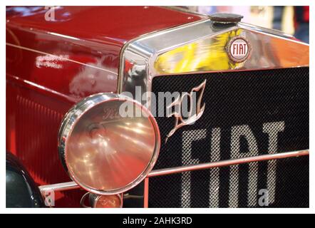 Turin, Piémont, Italie -7/02/2014- AutoMotoRetro est le périodique annuel juste pour les amateurs et collectionneurs de voitures anciennes et les motos et rétro Banque D'Images