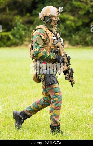 Les exploitants et les soldats des forces spéciales de l'armée belge du groupe. Banque D'Images