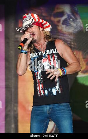 HUNTINGTON, NY - DEC 28 : Bret Michaels se produit en concert à l'extrême le 28 décembre 2019 à Huntington, New York. Banque D'Images