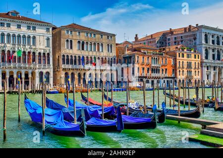 Gondoles de Grand Canal, Venise, Italie Banque D'Images