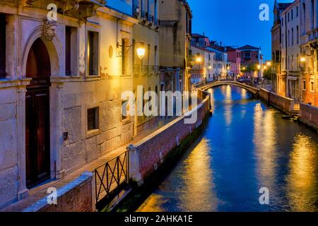 Le Rio di San Trovaso, Venise, Italie Banque D'Images