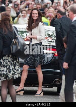 La duchesse de Cambridge Kate Middleton arrivant à l'hôtel The Goring à Londres à la veille de son mariage avec le Prince William. Banque D'Images