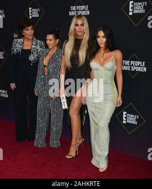 Kris Jenner, Kourtney Kardashian, Khloe ? Kardashian et Kim Kardashian 044 assiste à la 2019 E ! People's Choice Awards au Barker Hangar sur 10 Novembre 2019 à Santa Monica, Californie Banque D'Images