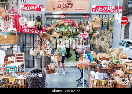 Valencia Espagne,Hispanic Latino,Ciutat Vella,vieille ville,quartier historique,El Globo,magasin de paniers,osier,rotin,cadeaux,shopping shopping shopping shopping shopping Banque D'Images