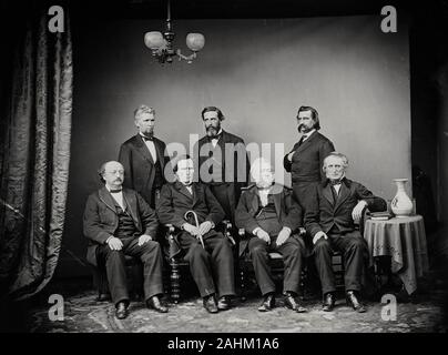 Comité d'impeachment : George S. Boutwell, Mass., le général John A. Logan, l'honorable Thomas Williams, Pa., l'honorable James F. Wilson, de l'Iowa. Vers 1868 Banque D'Images