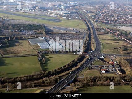 Vue aérienne de l'A555 L'allégement de l'aéroport de Manchester, Manchester Banque D'Images