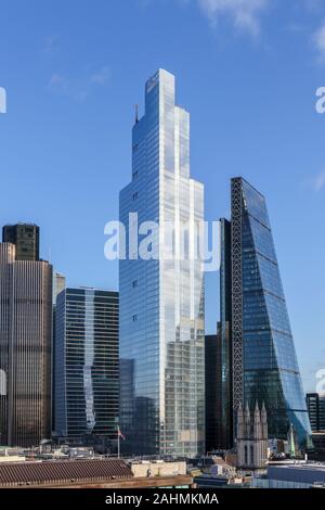 100 Bishopsgate, vue d'un nouveau bloc de bureau moderne dans la ville de Londres quartier financier plus grand que les Cheesegrater, Tour 42 et 100 Bishopsgate Banque D'Images