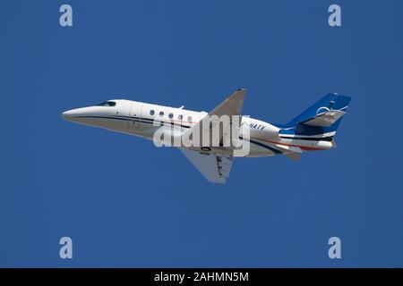 Barcelone, Espagne - 21 août 2019 : AstonJet Cessna 680une Citation Latitude décollant de l'aéroport El Prat de Barcelone, Espagne. Banque D'Images