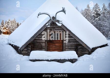 Une ville de Rovaniemi en Finlande En Finlande et dans la région de Laponie renne Santa Park lodges Banque D'Images