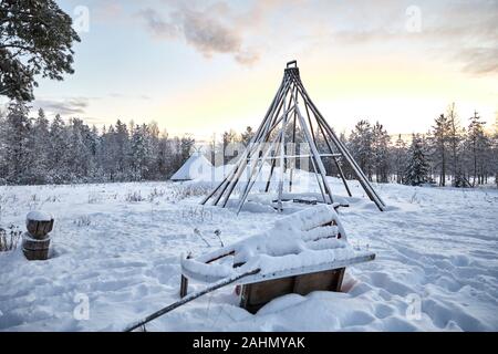 Une ville de Rovaniemi en Finlande En Finlande et dans la région de Laponie renne Santa Park lodges Banque D'Images