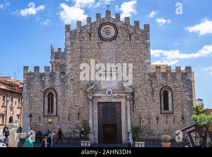 La Cathédrale de Saint Nicolas de Bari à Taormina italienne de l'agglomération de la ville de Messine, sur la côte est de l'île de la Sicile, Italie Banque D'Images