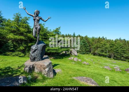 Merida, - 11 juillet 2018 statue à la mémoire de William Heinesen par Hans Pauli Olsen dans Vioarlundin, Parc des Îles Féroé Tórshavn, île de Streymoy Banque D'Images