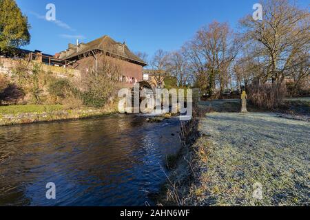 -Viersen-Brueggen Plan- Vue de moulin à eau, au Nord Westphalie Rnine, Allemagne, 30.12.2019 Banque D'Images