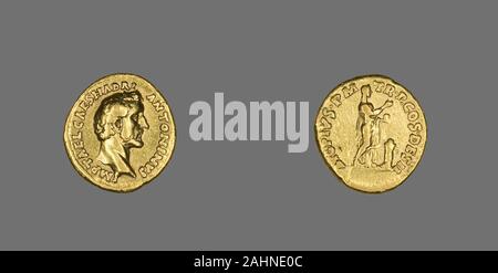 Ancienne cité romaine. Aureus (Coin) représentant l'Empereur Antonin le Pieux. 138 AD. L'Empire romain. Portraits d'or de gens importants apparaissent sur la monnaie locale dans le monde entier. Il en va de même dans la Rome antique, qui a commencé à produire sa première monnaie à la fin du 4 siècle avant J.-C.. Les pièces représentées au début les chefs de dieux et déesses à l'avant, souvent de profil, alors que l'arrière des animaux représentés, les ressources naturelles, les symboles et les références aux événements historiques. Il n'a pas été jusqu'à 44 AV que le portrait d'une personne vivante-Jules César-apparu sur pièces. Par la suite, des portraits de profil dirigeants ou d'autres Banque D'Images