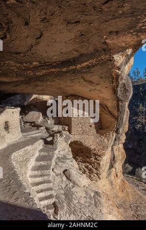 Monument national de Gila Cliff Dwellings, forêt nationale de Gila, Nouveau-Mexique Banque D'Images