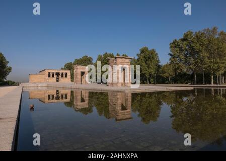 Le Temple de Debod est un ancien temple égyptien qui était un cadeau à l'Espagne a été démonté et reconstruit à Madrid, Espagne. Banque D'Images