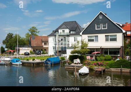 An der Uferpromenade, Promenade, Steinhude, Wunstorf, Steinhuder Meer, Niedersachsen, Deutschland Banque D'Images