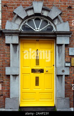 Bunte Tuer, Haus, Parliament Street, Kilkenny, Irlande, Lettonie / Baumann Banque D'Images