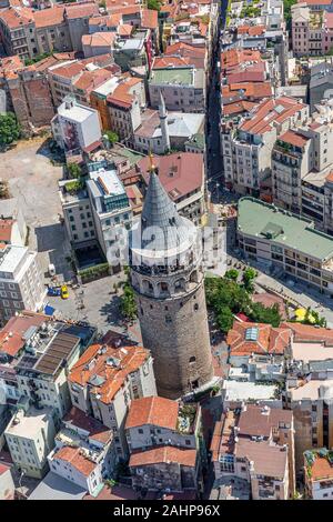 Istanbul, Turquie - 9 juin, 2013 ; paysage d'Istanbul à partir d'hélicoptères. Vue de la tour de Galata à partir d'hélicoptères. La prise de vue depuis l'hélicoptère. Banque D'Images