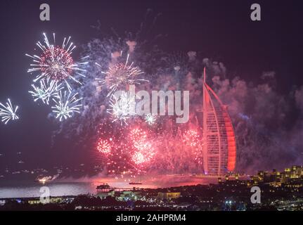 Dubaï Nouvelle Année 2020 Clebration Fireworks Banque D'Images