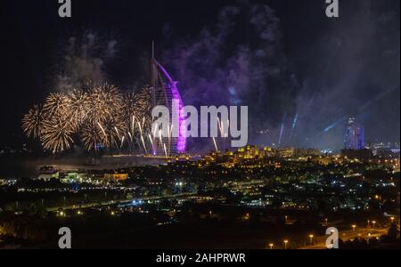 Dubaï Nouvelle Année 2020 Clebration Fireworks Banque D'Images