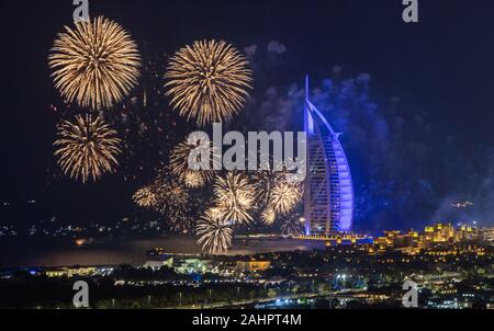 Dubaï Nouvelle Année 2020 Clebration Fireworks Banque D'Images