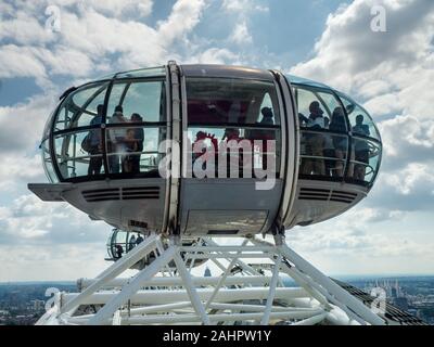 Capsules, London Eye, Londres Banque D'Images