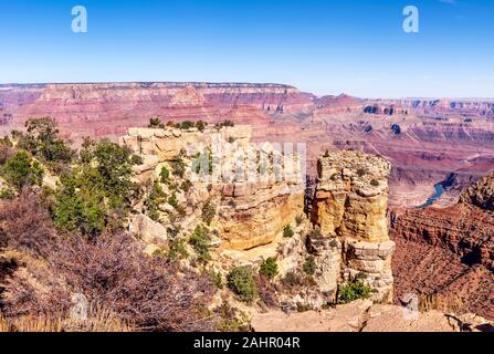 Une vue panoramique sur les montagnes de Grand Canyon vu de Moran Point Banque D'Images