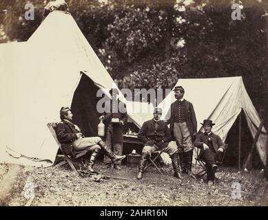 Alexander Gardner. Qu'est-ce que je veux, John Henry. 1862. United States. L'albumine, pl. 27 de l'album photographique de Gardner carnet de croquis de la guerre, tome 1 (1866) au début de la guerre civile, Alexander Gardner a obtenu un accès illimité à photographier les troupes de l'Union européenne. Les images Gardner a produit au cours des quatre prochaines années-documentation la suite de batailles et de la vie des soldats au camp-ont été observés principalement dans des expositions et distribué dans la petite taille comme cartes de visite. Il a publié son Livre Croquis photographiques de la guerre en 1865, à la fin de la guerre et deux volumes de 50 album Banque D'Images